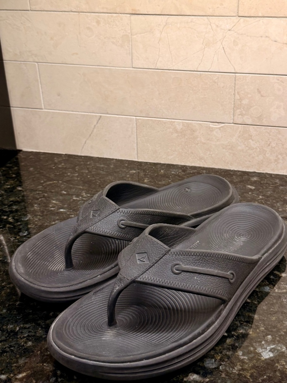 Sperry Windward Float Thong Sandals – Black